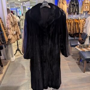 Elegant Black Female Mink      Fur Coat XL Excellent Condition Pre Owned